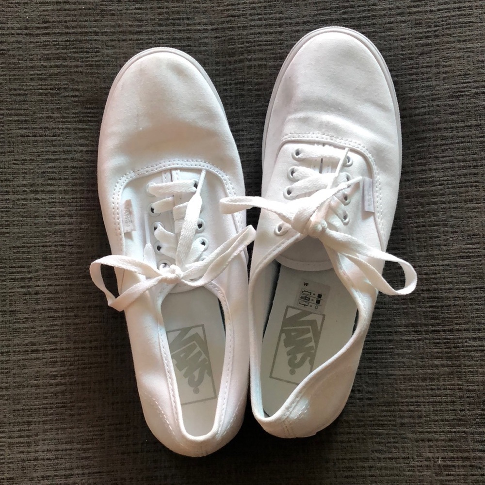 Vans white lace up size w8